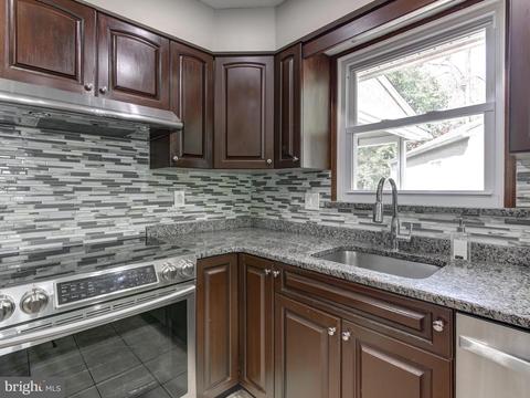 8 Donna Ln, Wayne, PA 19087 photo 12