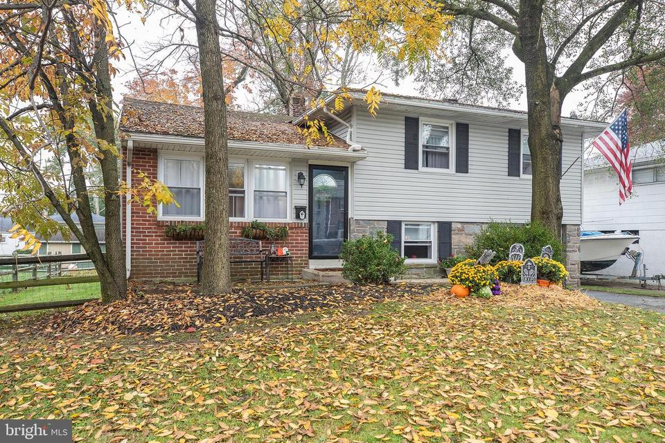 1104 Providence Rd, Secane, PA 19018 31 Photos MLS PADE529950 Movoto