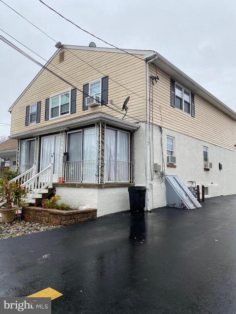 4 E Maple Ave, Brookhaven, PA 19015 photo 1