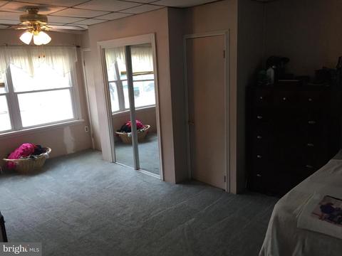 1008 Langley St, Trainer, PA 19061 photo 8