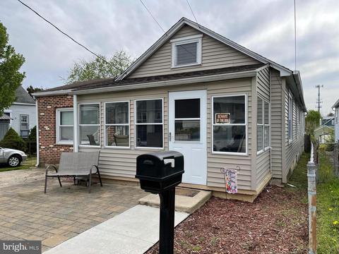 1008 Langley St, Trainer, PA 19061 photo 1