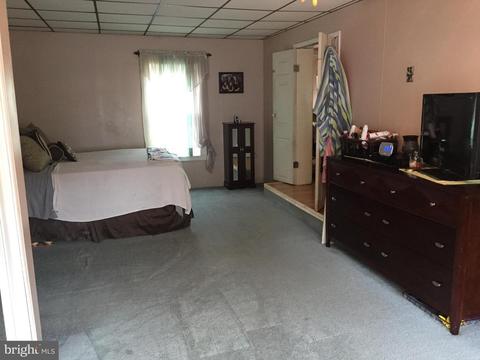 1008 Langley St, Trainer, PA 19061 photo 9