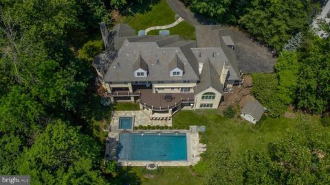 609 Longchamps Dr, Devon, PA 19333 photo 2