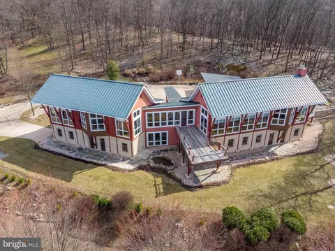 12576 Stone Crest Cir, Waynesboro, PA 17268