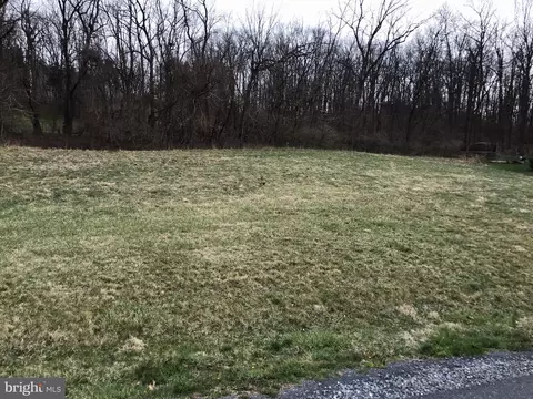 1876 Carrera Dr, Chambersburg, PA 17202