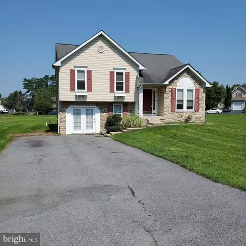 53 Hykes Rd E, Greencastle, PA 17225