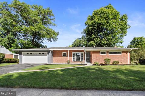 677 S Coldbrook Ave, Chambersburg, PA 17201