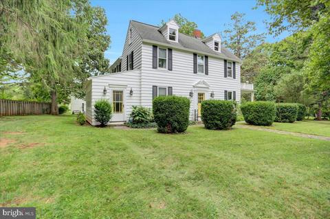 13563 Monterey Ln, Blue Ridge Summit, PA 17214
