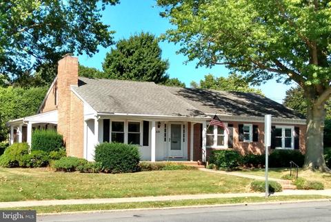 611 E Mckinley St, Chambersburg, PA 17201