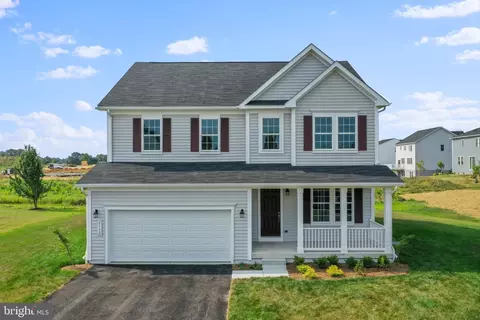 2132 Mandarin Dr, Chambersburg, PA 17202