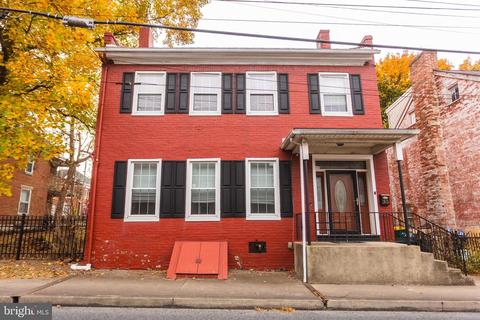 35 N Church St, Waynesboro, PA 17268