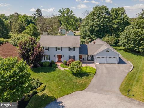 112 Beechwood Ct, Chambersburg, PA 17201