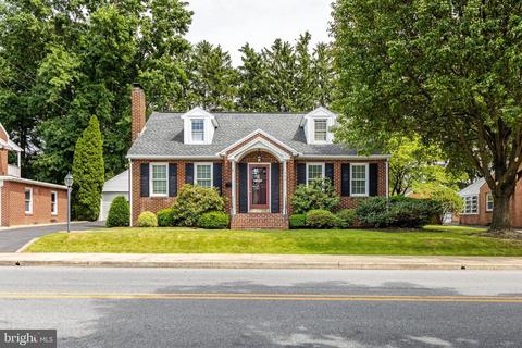 402 S Coldbrook Ave, Chambersburg, PA 17201