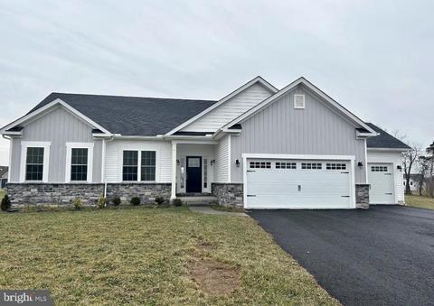 1477 Shannon Dr S, Greencastle, PA 17225