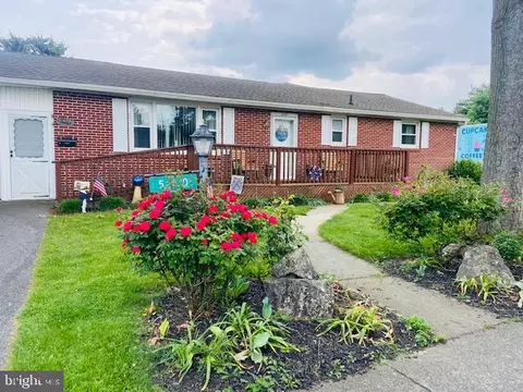 510 Westover Rd, Shippensburg, PA 17257