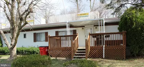 60 S Carl Ave, Greencastle, PA 17225