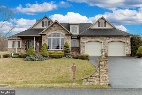 11284 Green Ridge Dr, Waynesboro, PA 17268