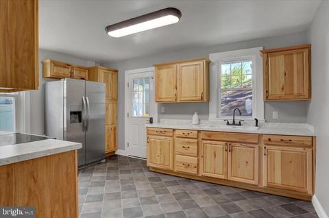 203 Mount Airy Ave, Waynesboro, PA 17268