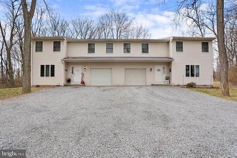 635-637 Victoria Dr, Greencastle, PA 17225