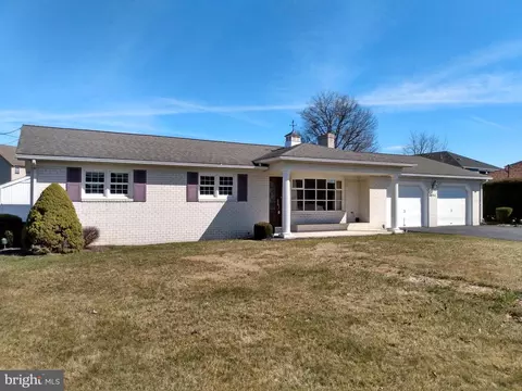 228 Mill Rd, Chambersburg, PA 17201