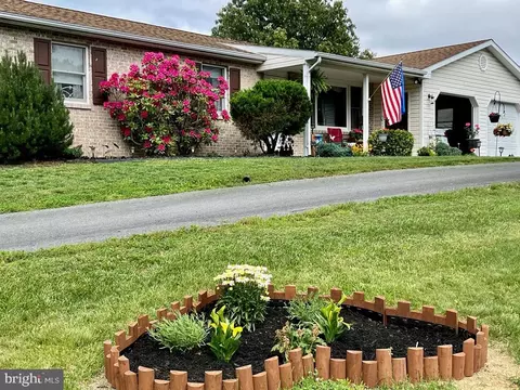 3985 Coseytown Rd, Greencastle, PA 17225