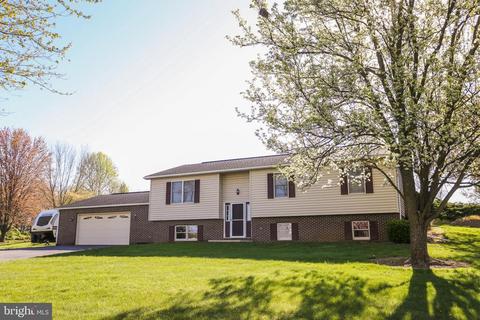 5610 Honey Rock Rd, Chambersburg, PA 17202