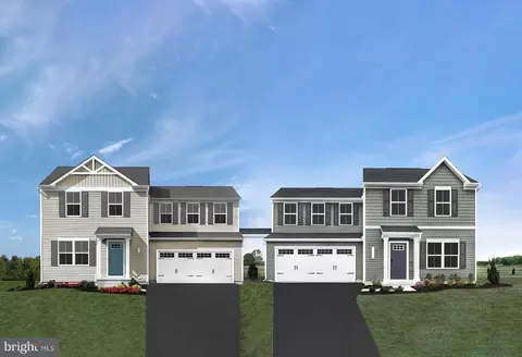 568 Raeann Dr, Greencastle, PA 17225