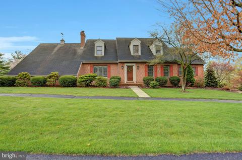 129 Highfield Ln S, Chambersburg, PA 17201
