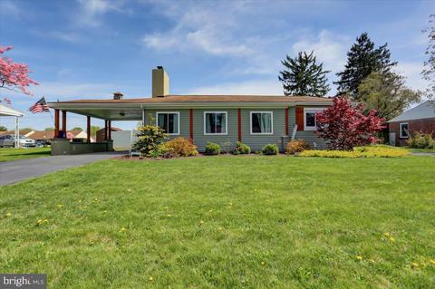 870 Stouffer Ave, Chambersburg, PA 17201