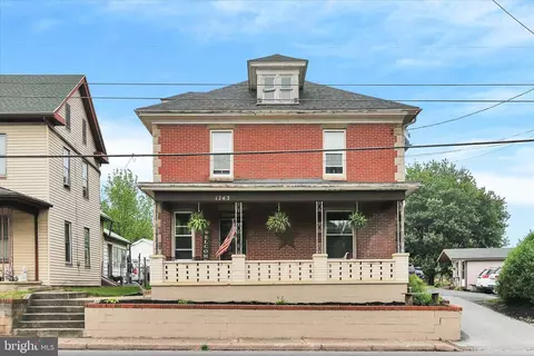 1743 E Buchanan Trl E, Shady Grove, PA 17256