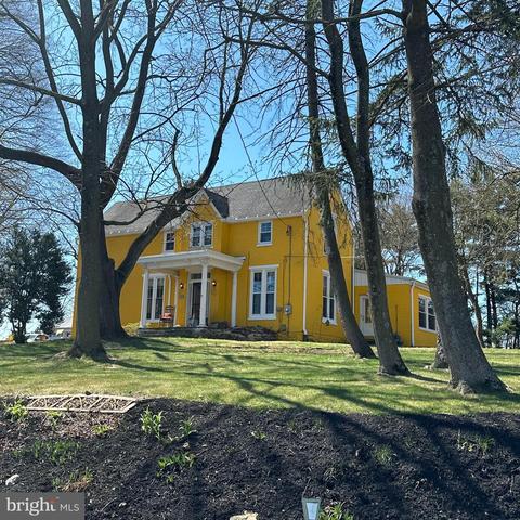 2046 Lincoln Way W, Chambersburg, PA 17202