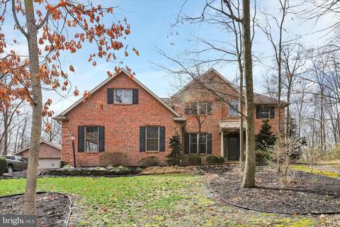 290 Lindman Dr, Chambersburg, PA 17202