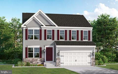 304 Paradise View Dr, Greencastle, PA 17225