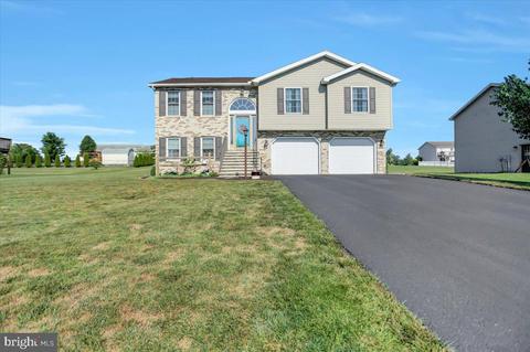 36 Noble Dr #126, Shippensburg, PA 17257