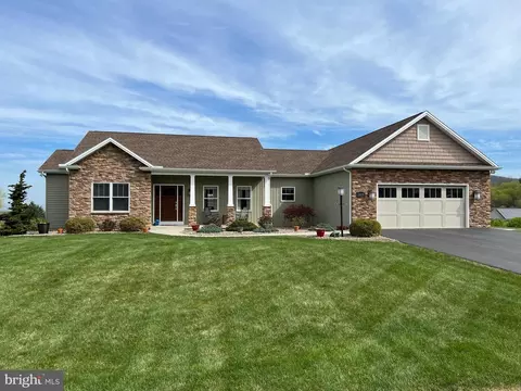 6839 Swilkin Ln, Fayetteville, PA 17222