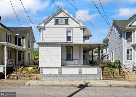 212 Park St, Waynesboro, PA 17268
