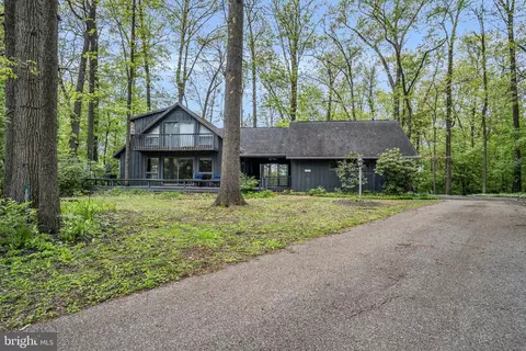 6067 Greenbriar Ct, Fayetteville, PA 17222