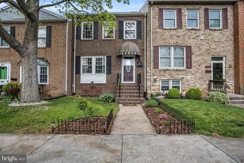 847 Woodlawn Dr, Chambersburg, PA 17201