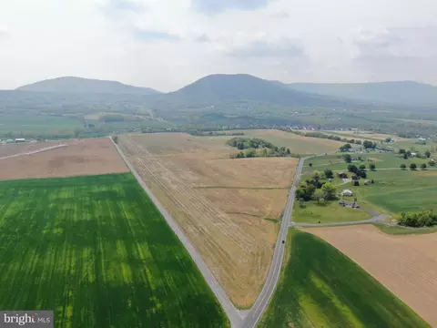 9580 Corner Rd, Mercersburg, PA 17236