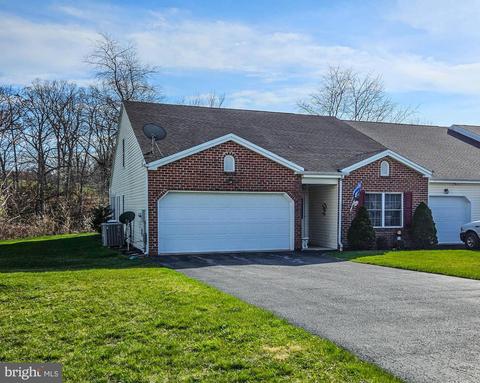 2513 Sherry Dr, Chambersburg, PA 17202