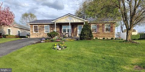 1626 Hawthorne Ln, Chambersburg, PA 17202