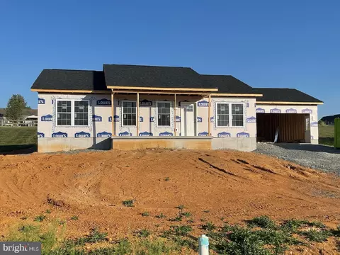 12163 Red Hawk Dr, Waynesboro, PA 17268