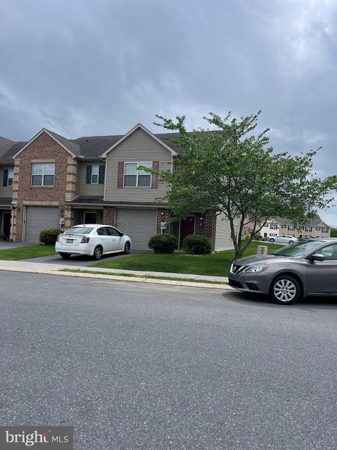 207 Meriweather Dr, Chambersburg, PA 17201
