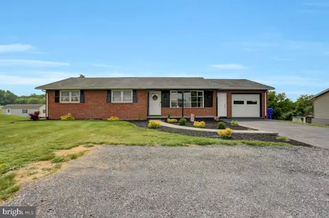 1901 Wayne Ave, Chambersburg, PA 17202