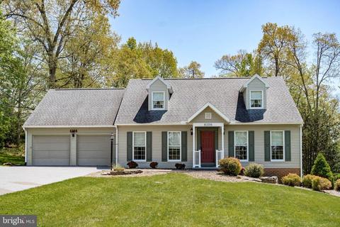 6106 Greenbriar Ln, Fayetteville, PA 17222