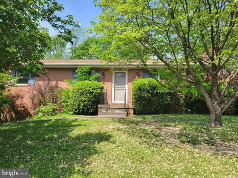 363 Ronald Dr, Greencastle, PA 17225
