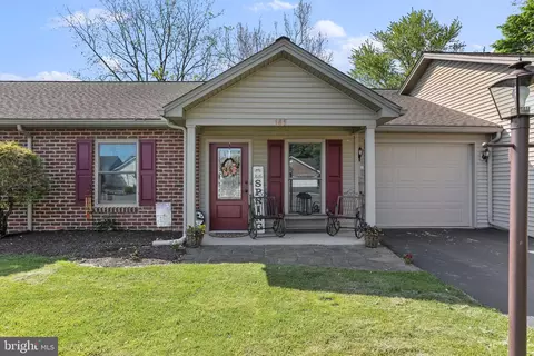 185 Ginkgo Ct, Chambersburg, PA 17201