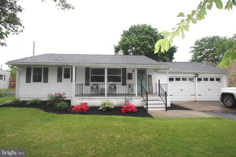 110 Lincoln Dr, Fayetteville, PA 17222