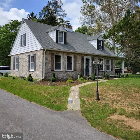 13277 Monterey Ln, Blue Ridge Summit, PA 17214
