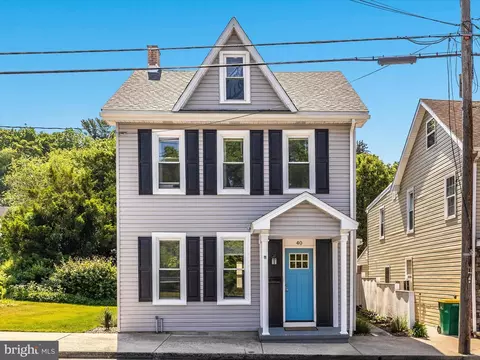 40 N Broad St, Waynesboro, PA 17268